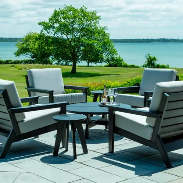 Seaside Casual - DEX ROUND CHAT TABLE